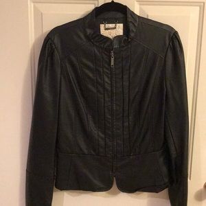 Faux leather jacket barely used, looks real!